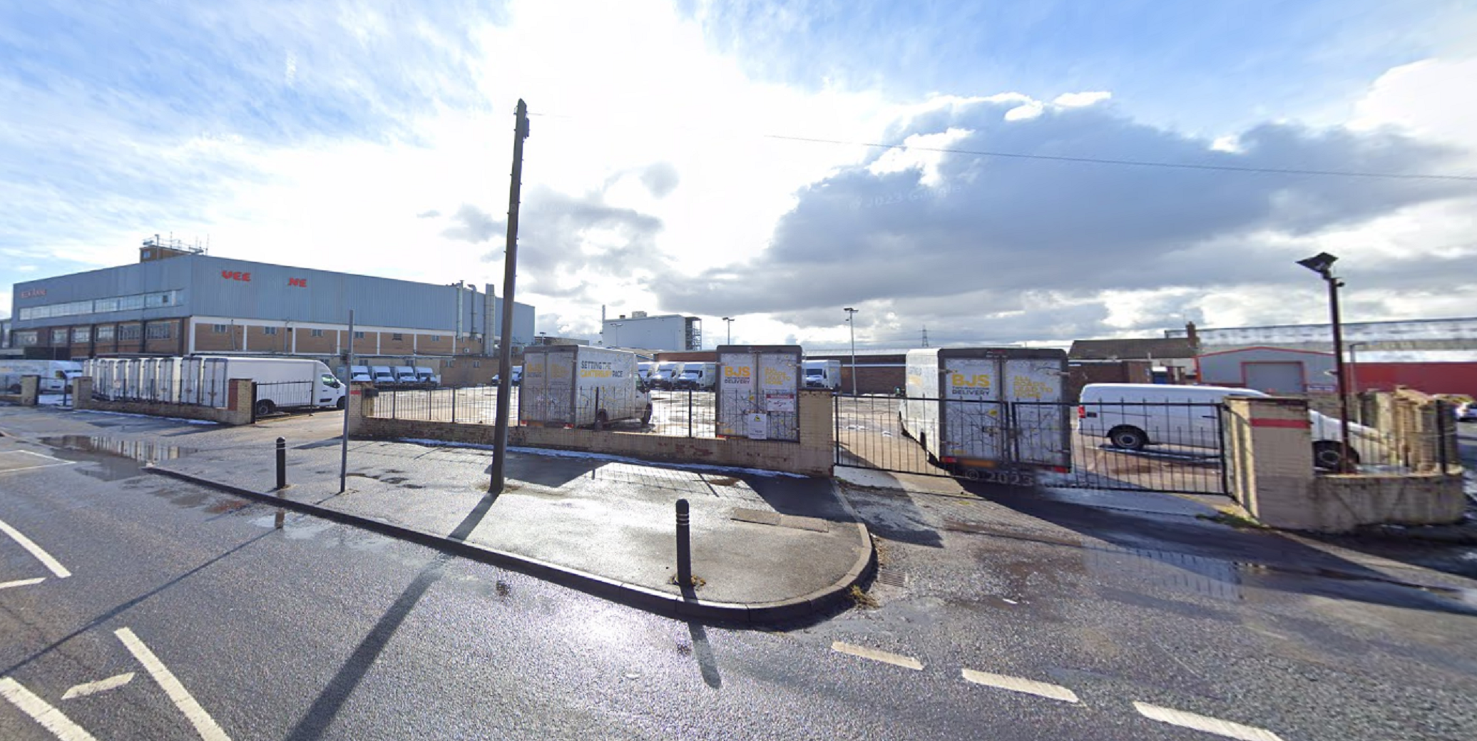 Green light for 30 new flats on site of former car Black Country showroom