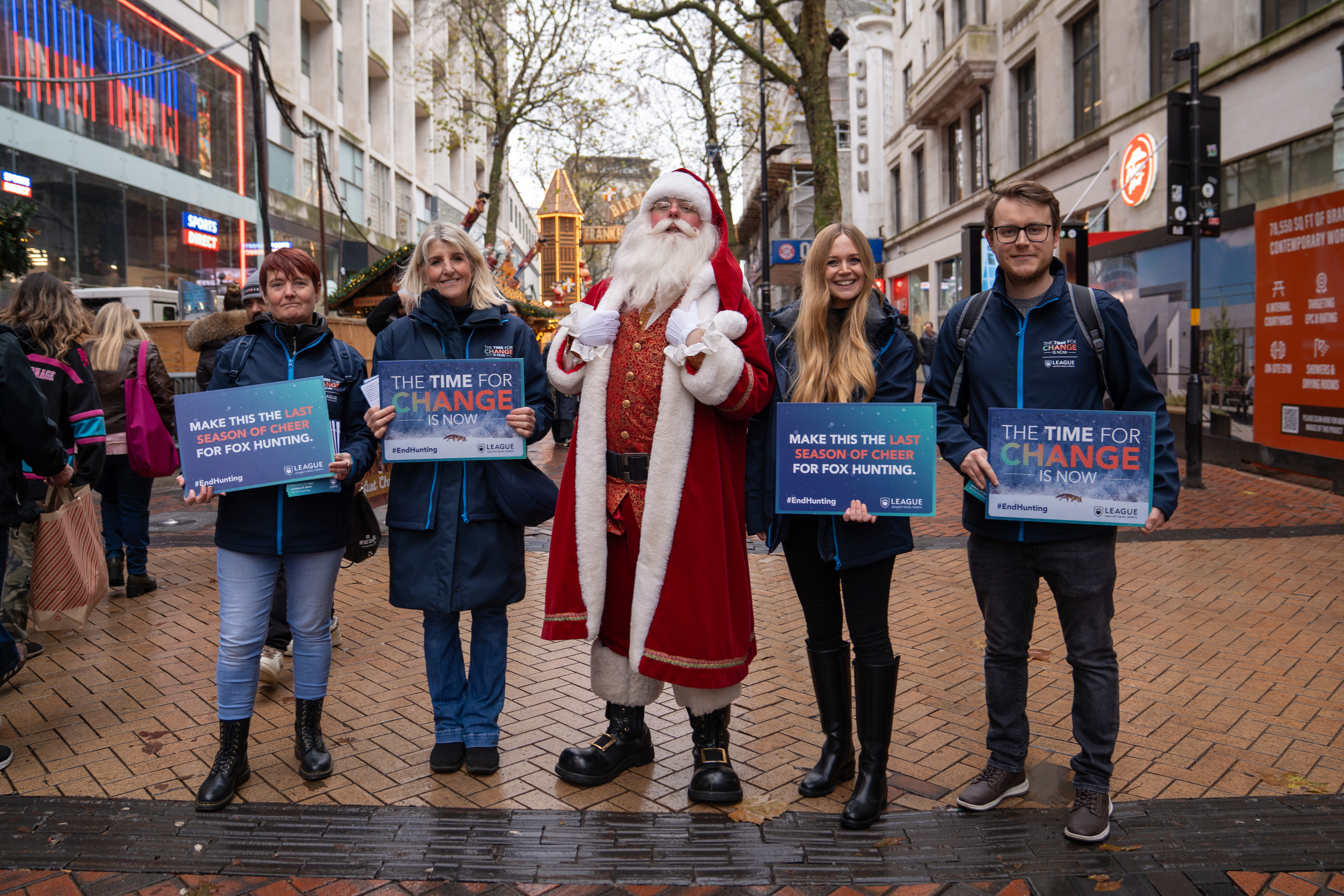 Santa backs calls for a proper ban on fox hunting as campaign launches in Midlands